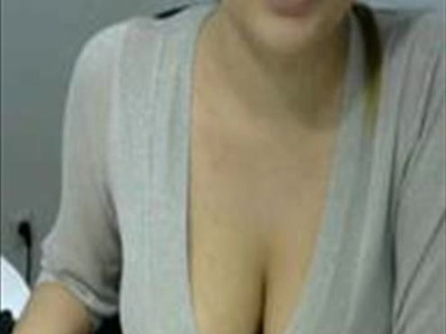 looking for her ( ULESSA19 @CHATURBATE ,@MFC) videos