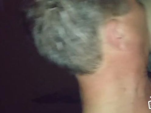 Леша пиздализ отлизывает мне в сауне