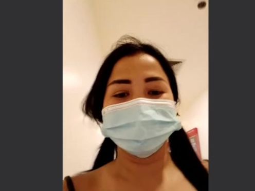 Bella_Nasty getting naked in mall