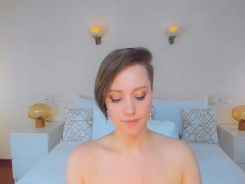 Enchanting Vixen And Her Sexually Bold Show Live